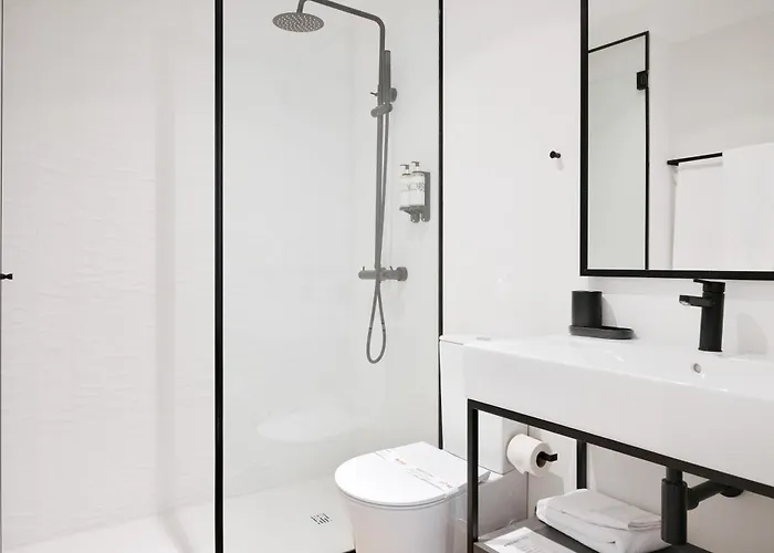 Catarina Serviced By Hostwise (adults Only)