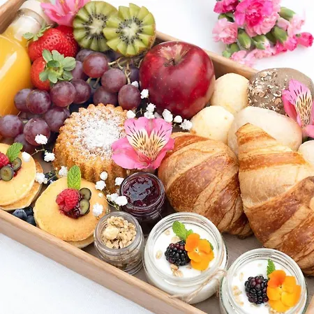 Catarina Serviced By Hostwise (adults Only) *