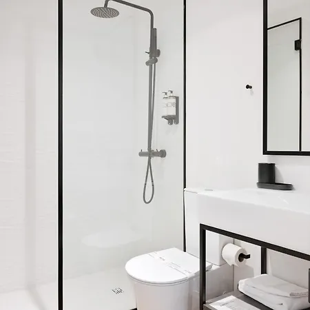 Catarina Serviced By Hostwise (adults Only)