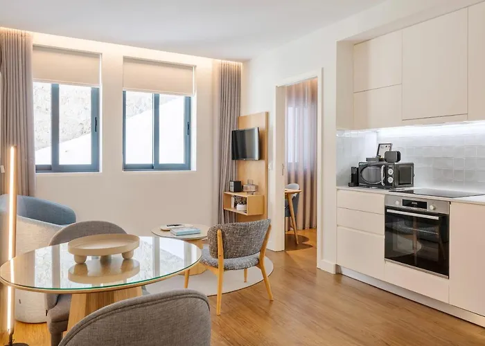 Catarina Serviced By Hostwise (adults Only) Apartmán